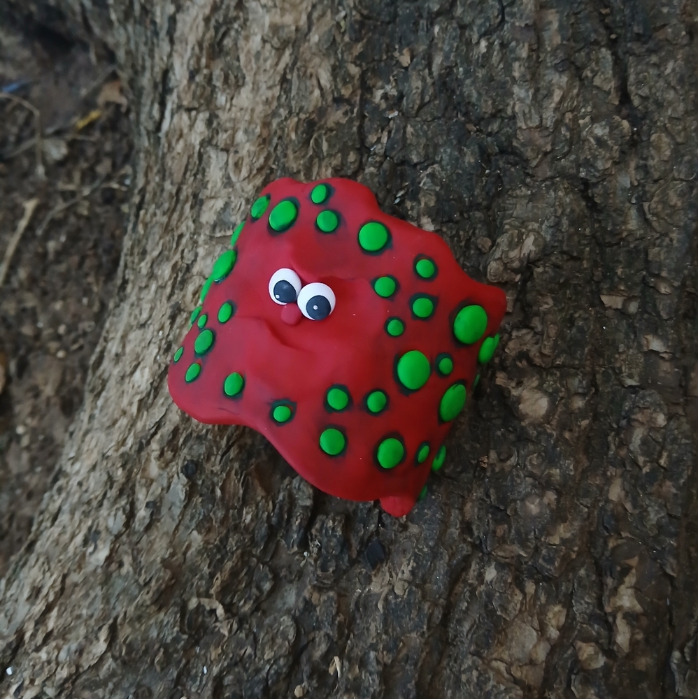 Red and Green Polka Dot Bracelet - Picture 2 of 9